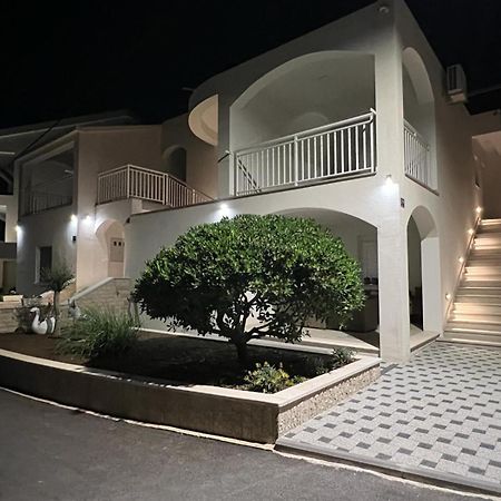 Apartments Obad 内乌姆 外观 照片