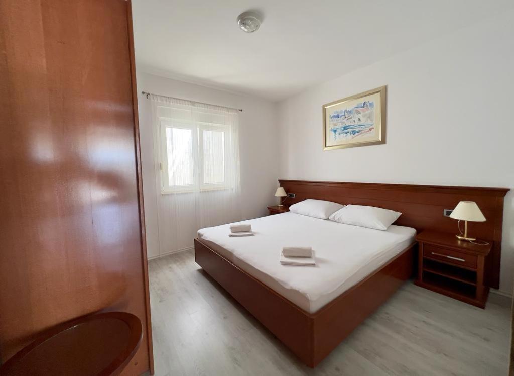Apartments Obad 内乌姆 外观 照片