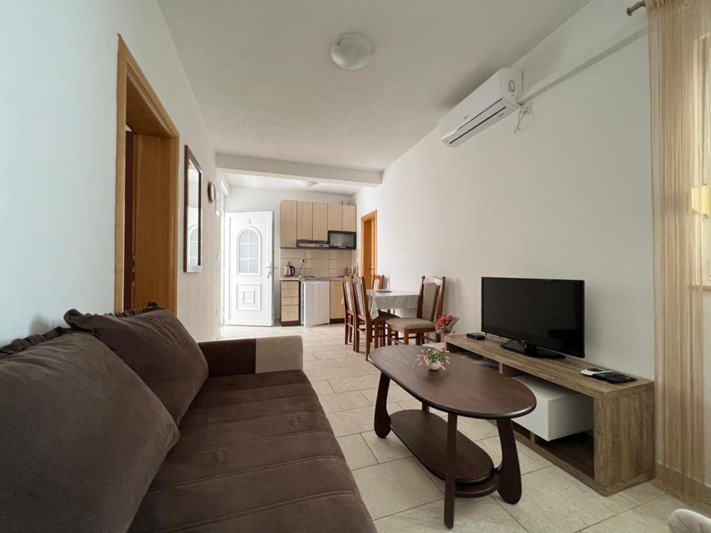 Apartments Obad 内乌姆 外观 照片