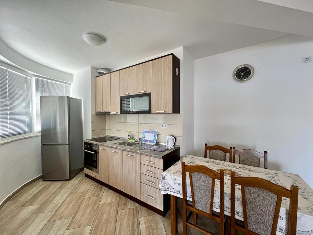 Apartments Obad 内乌姆 外观 照片
