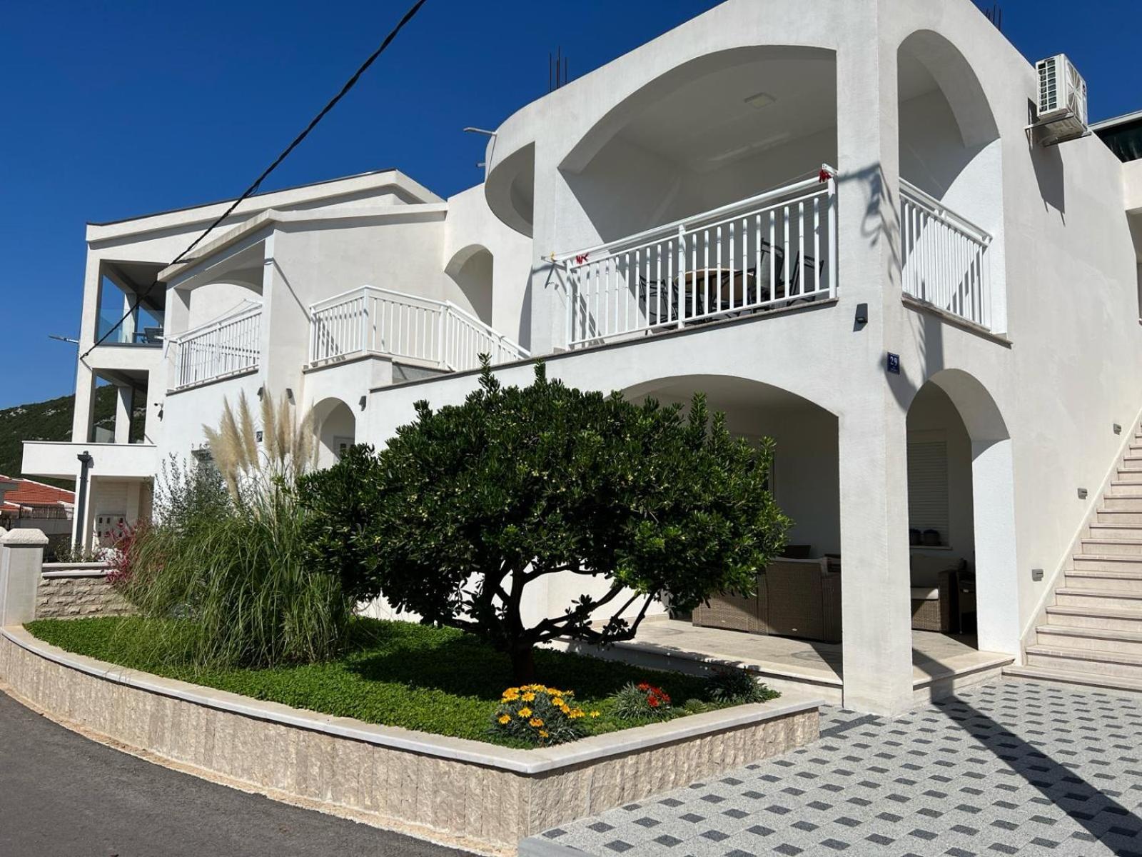 Apartments Obad 内乌姆 外观 照片